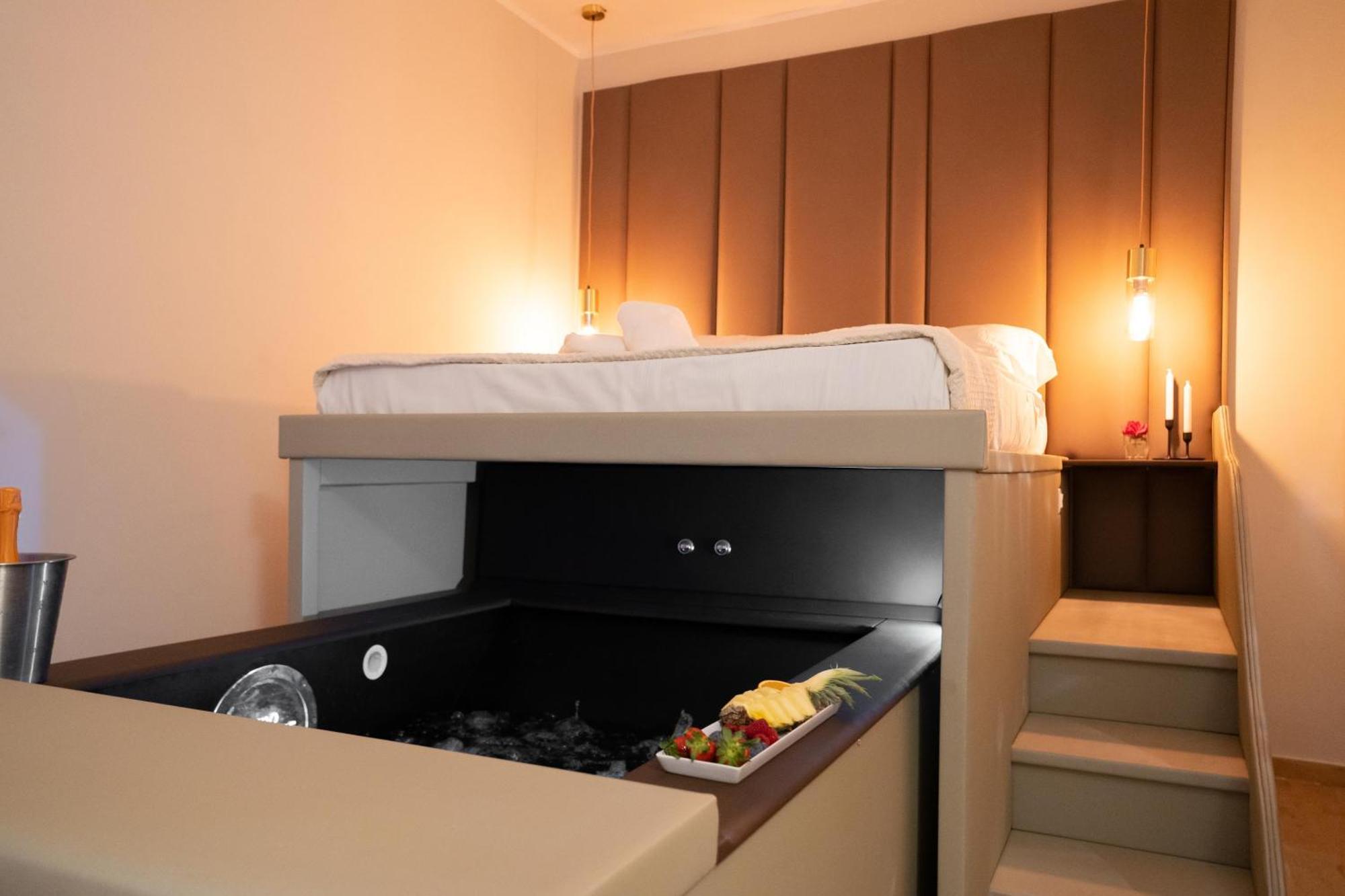 Alma Suites - Il Nido D'Amore Livorno Exterior photo